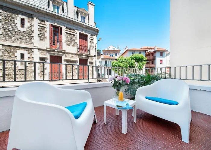 Le Saphir Біарріц