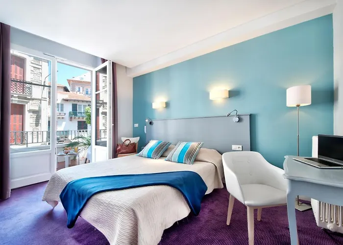 Готель Le Saphir