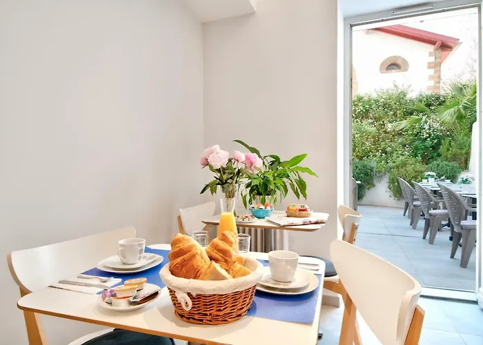 Готель Le Saphir