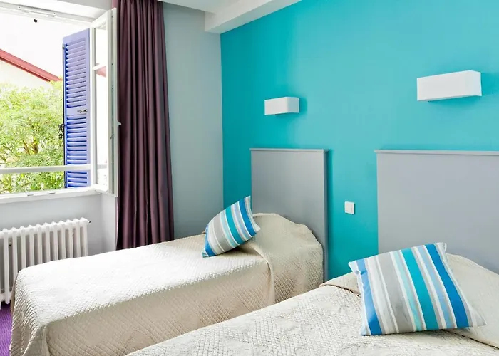 Le Saphir Біарріц